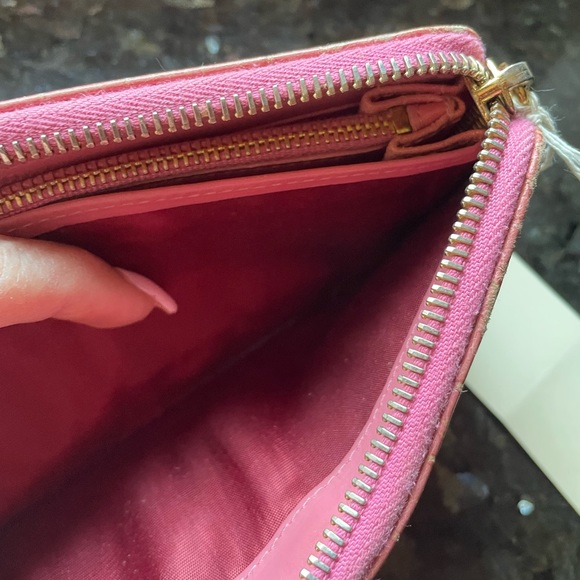 Miu Miu pink zippy wallet - Picture 9 of 10